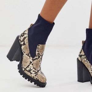 Ankle snake print boots
